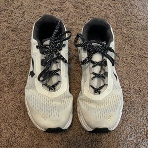 Women's On Cloudmonster